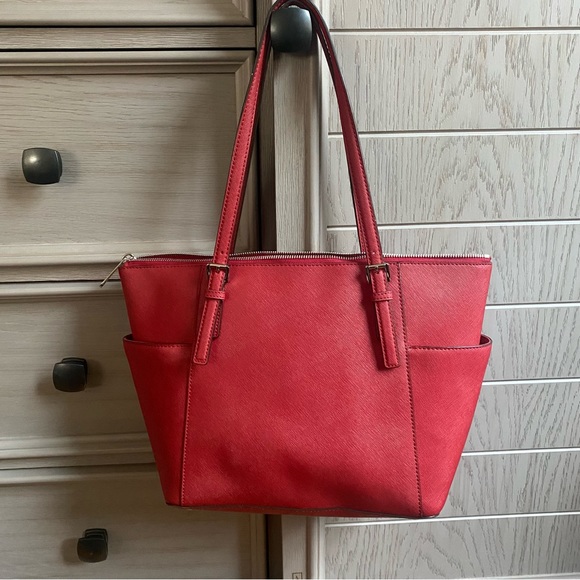 MICHAEL KORS RED JET SET TOTE - MEDIUM - Picture 3 of 5